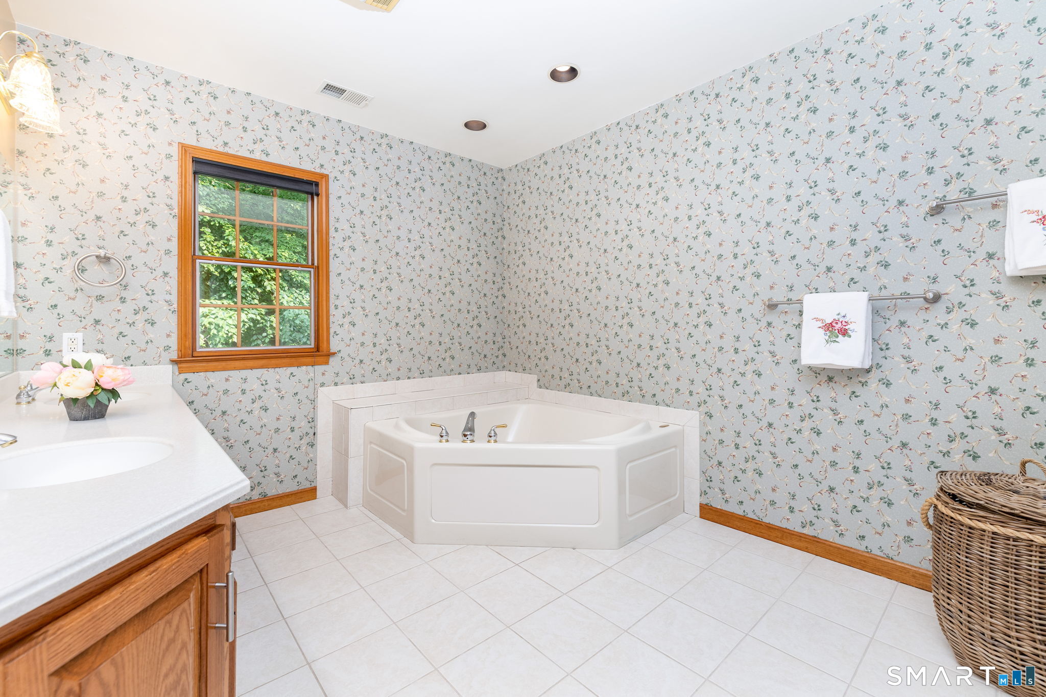 62 Black Walnut Lane Burlington CT 06013