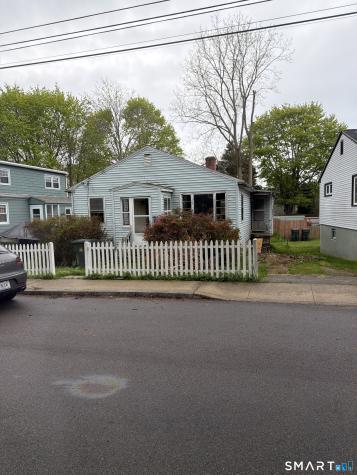 38 Robinson Street New London CT 06320