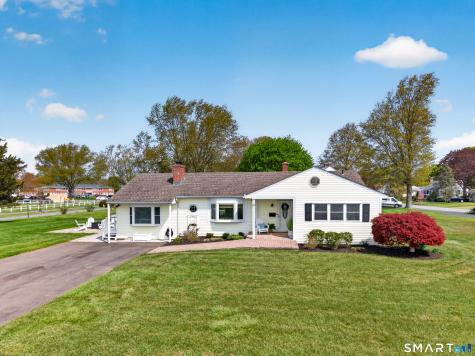 21 Riverside Drive Clinton CT 06413