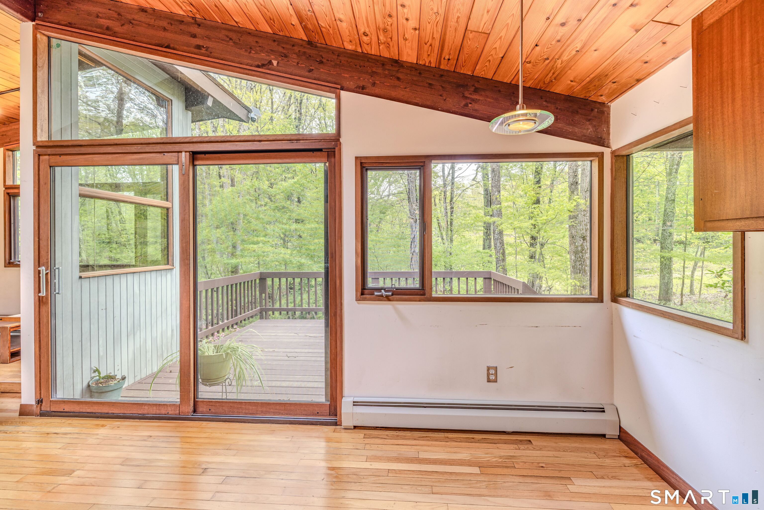 88 Hillyndale Road Mansfield CT 06268