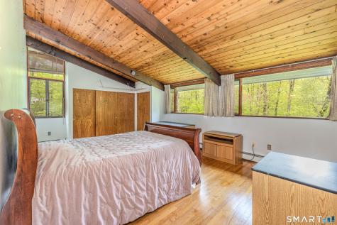 88 Hillyndale Road Mansfield CT 06268