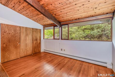 88 Hillyndale Road Mansfield CT 06268
