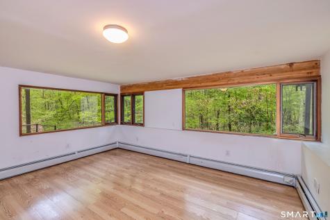 88 Hillyndale Road Mansfield CT 06268