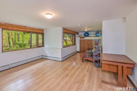 88 Hillyndale Road Mansfield CT 06268