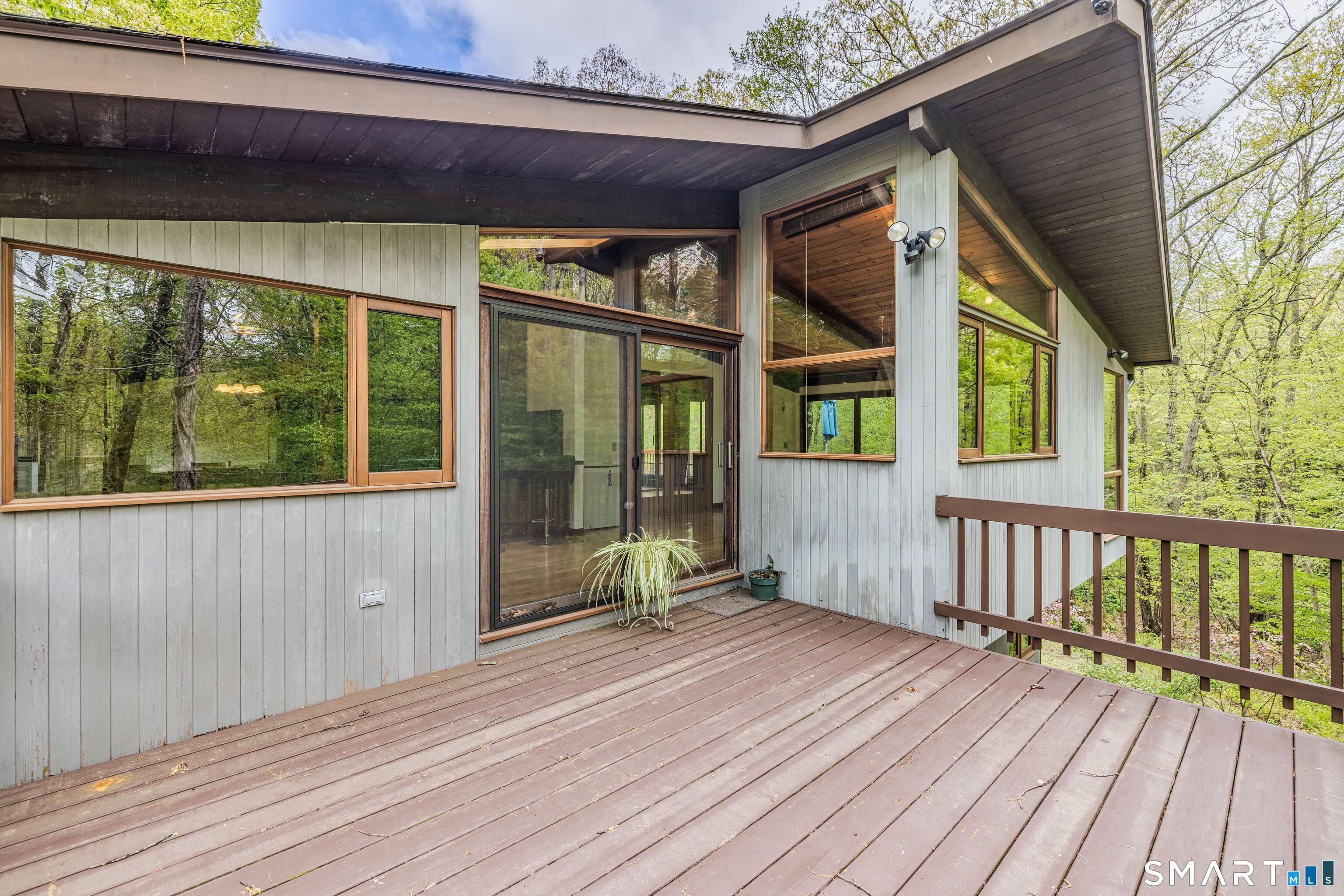 88 Hillyndale Road Mansfield CT 06268