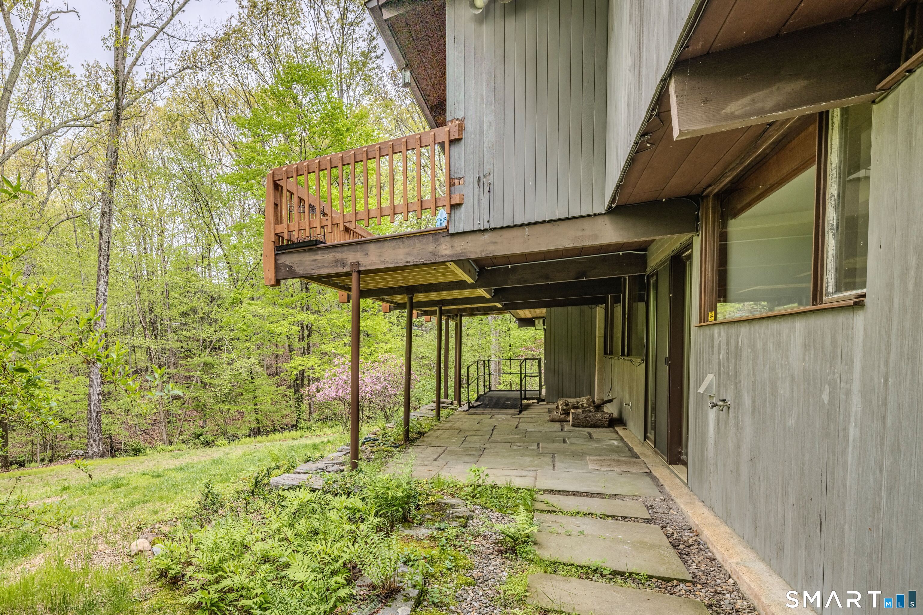 88 Hillyndale Road Mansfield CT 06268