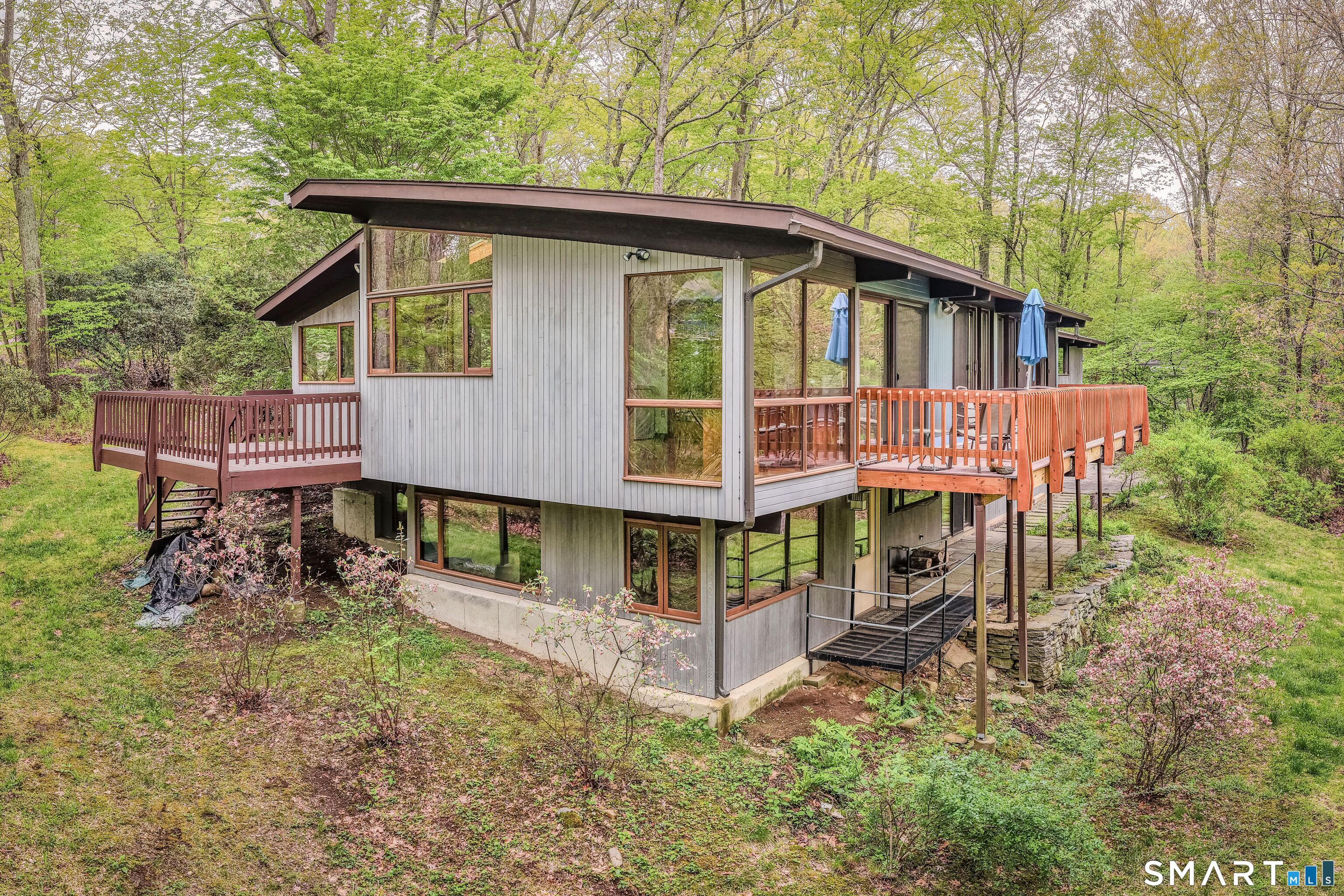 88 Hillyndale Road Mansfield CT 06268