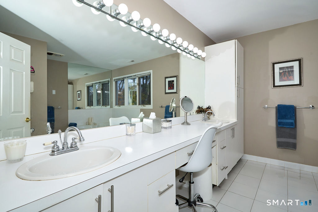 66 Wynn Wood Drive Fairfield CT 06825