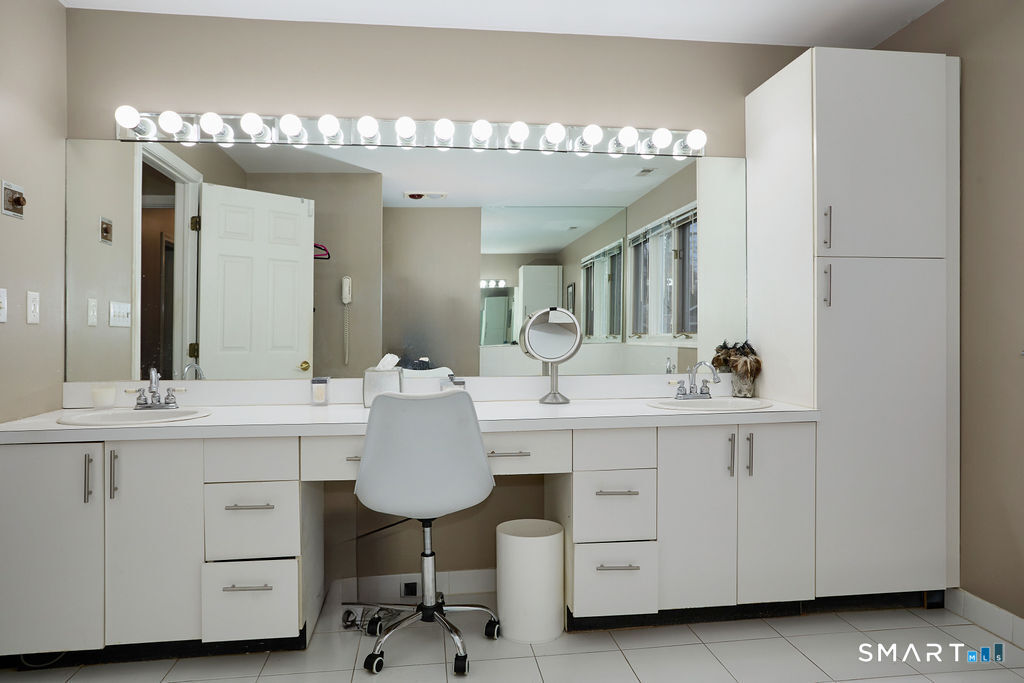 66 Wynn Wood Drive Fairfield CT 06825