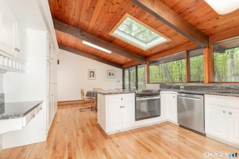 11 Forest Trail Woodbridge CT 06525