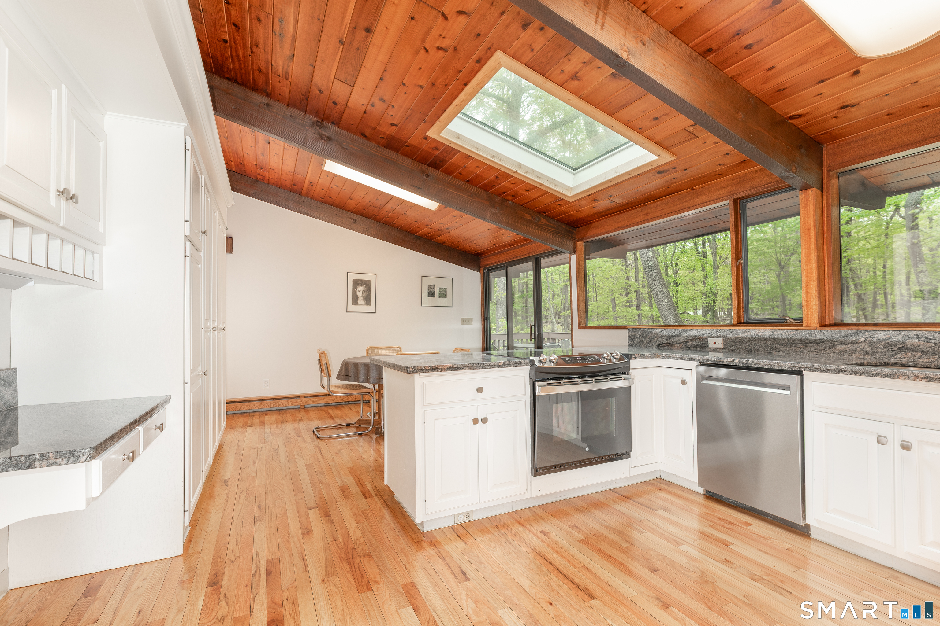 11 Forest Trail Woodbridge CT 06525