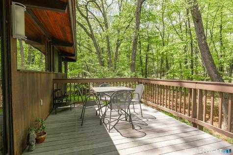 11 Forest Trail Woodbridge CT 06525