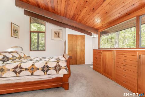 11 Forest Trail Woodbridge CT 06525