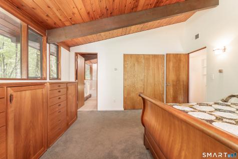 11 Forest Trail Woodbridge CT 06525