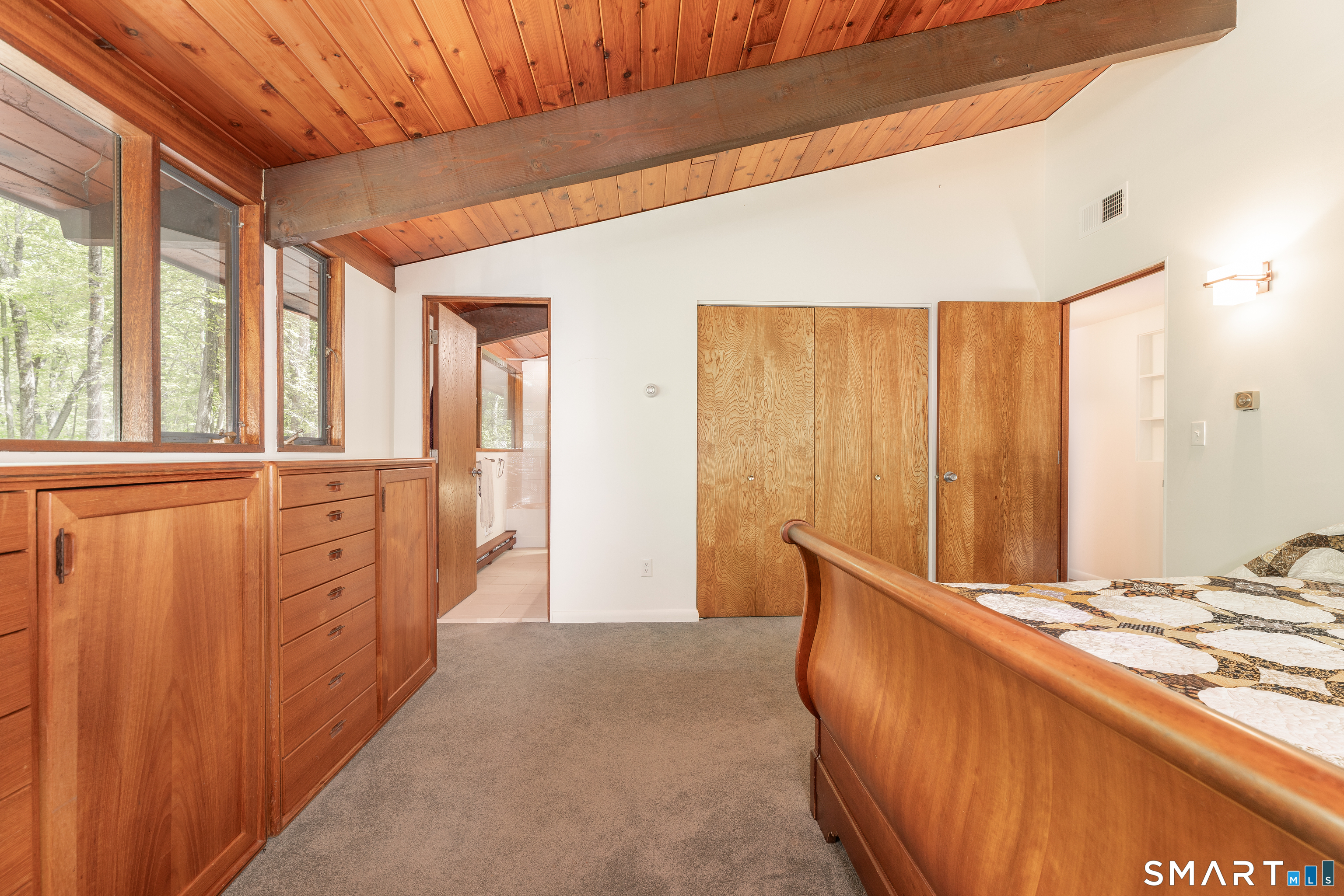 11 Forest Trail Woodbridge CT 06525