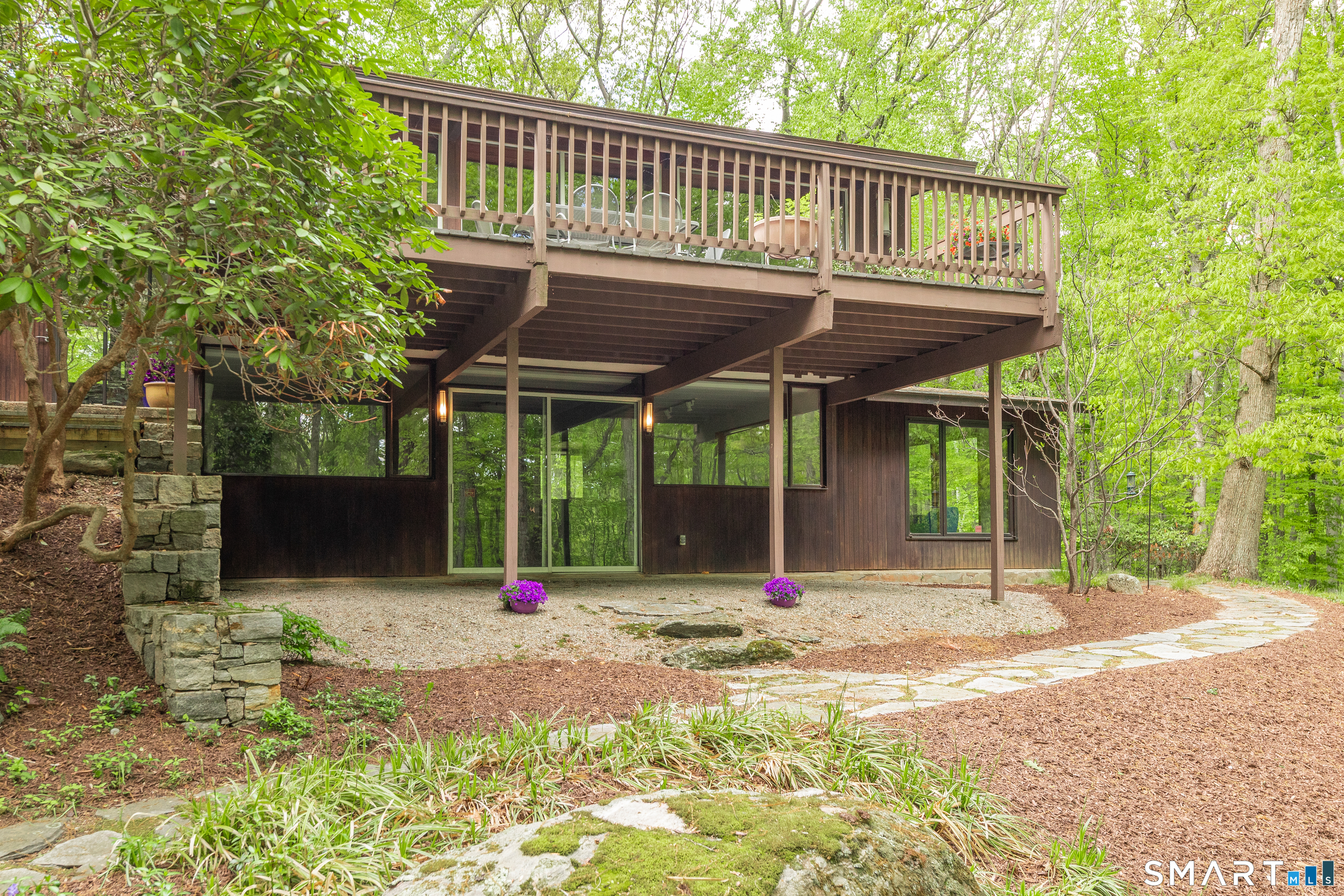 11 Forest Trail Woodbridge CT 06525
