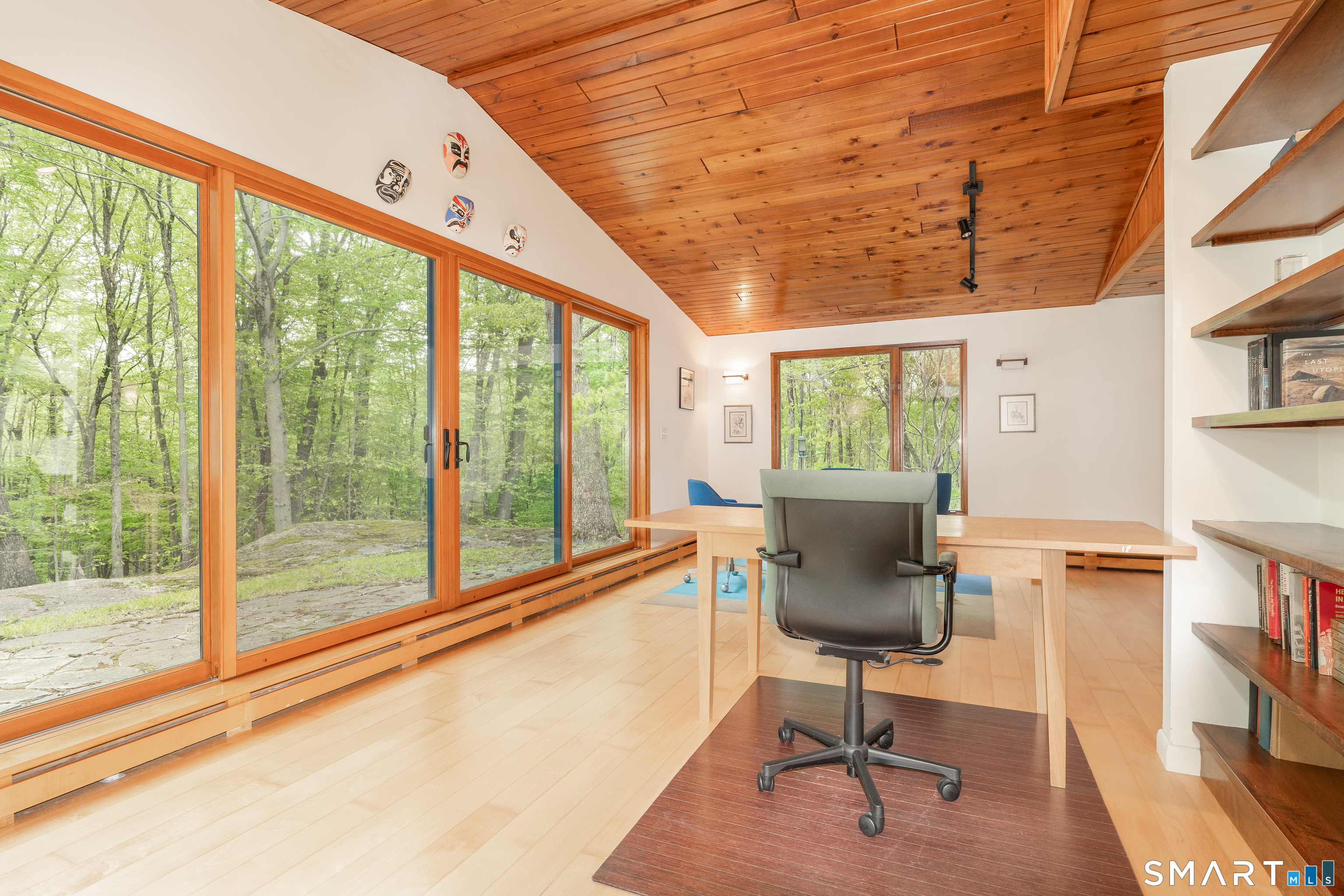 11 Forest Trail Woodbridge CT 06525