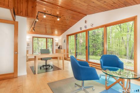 11 Forest Trail Woodbridge CT 06525
