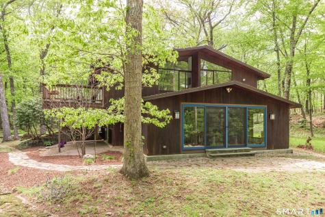 11 Forest Trail Woodbridge CT 06525