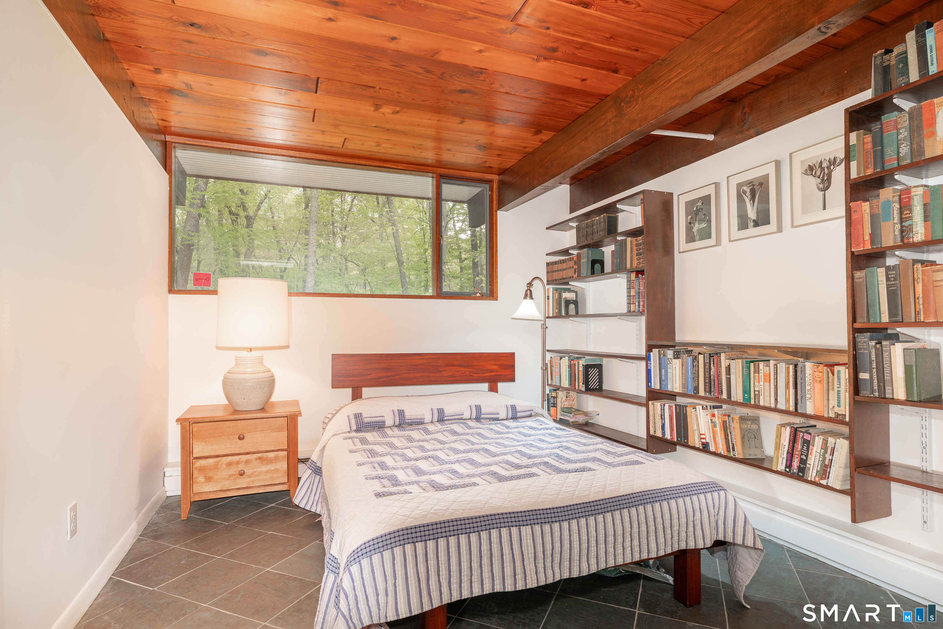 11 Forest Trail Woodbridge CT 06525