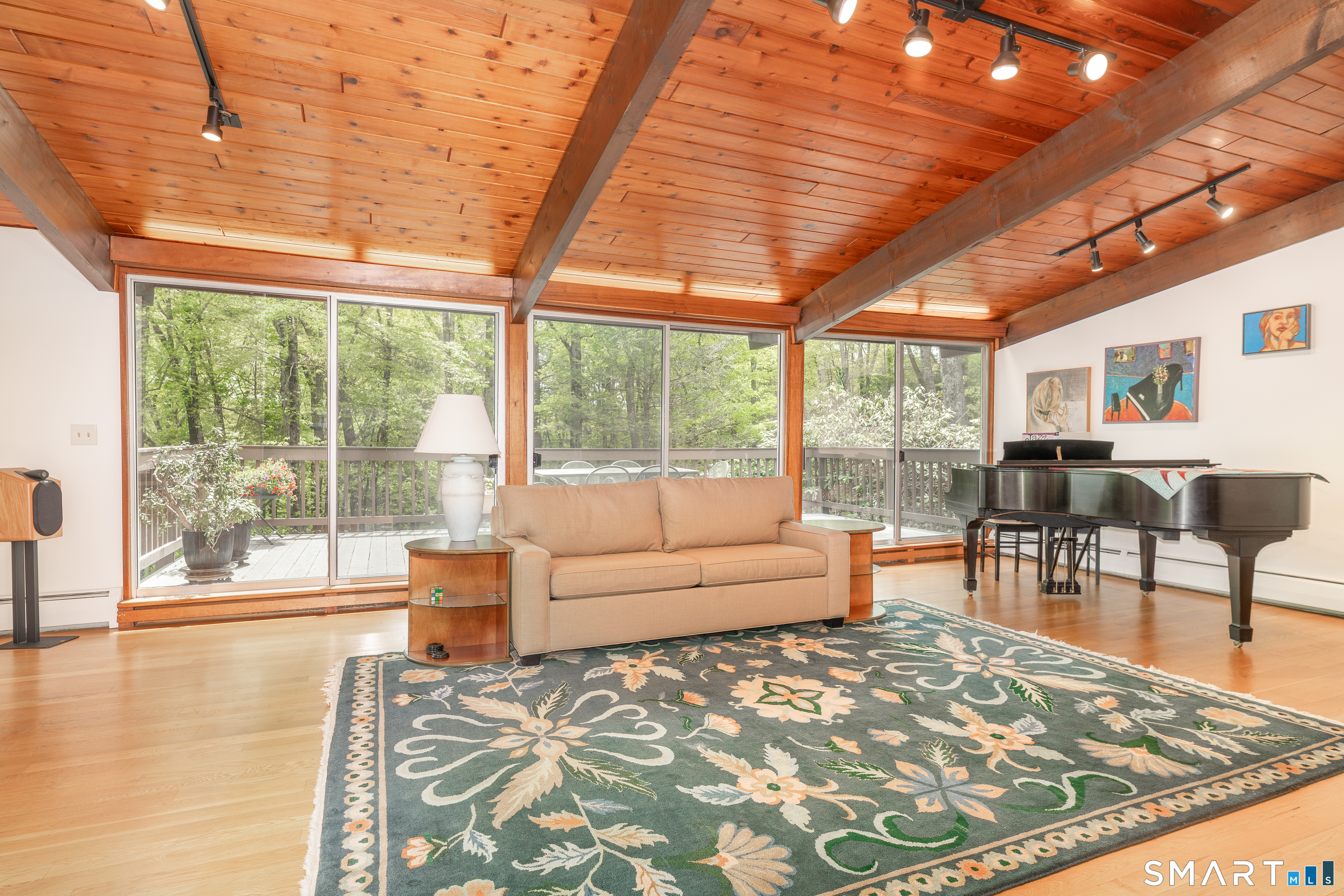11 Forest Trail Woodbridge CT 06525