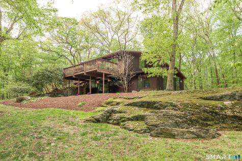 11 Forest Trail Woodbridge CT 06525