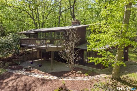 11 Forest Trail Woodbridge CT 06525