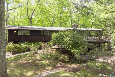 11 Forest Trail Woodbridge CT 06525