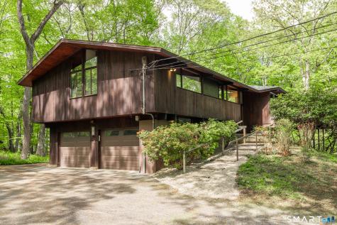 11 Forest Trail Woodbridge CT 06525