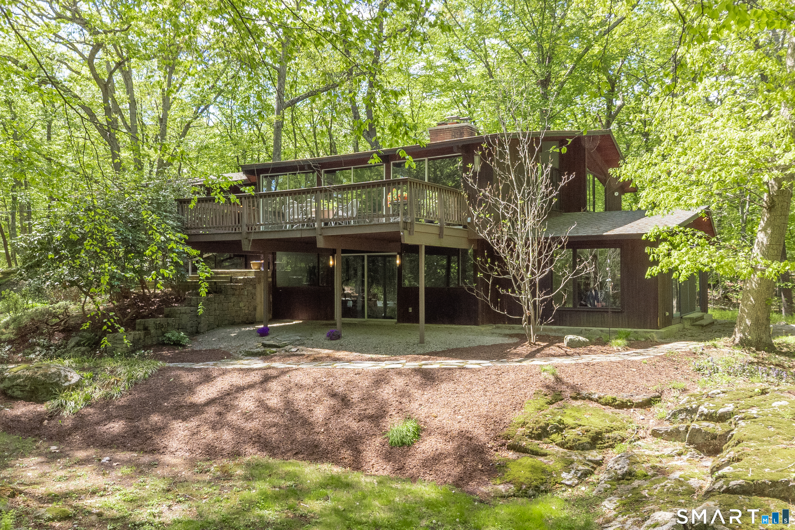 11 Forest Trail Woodbridge CT 06525