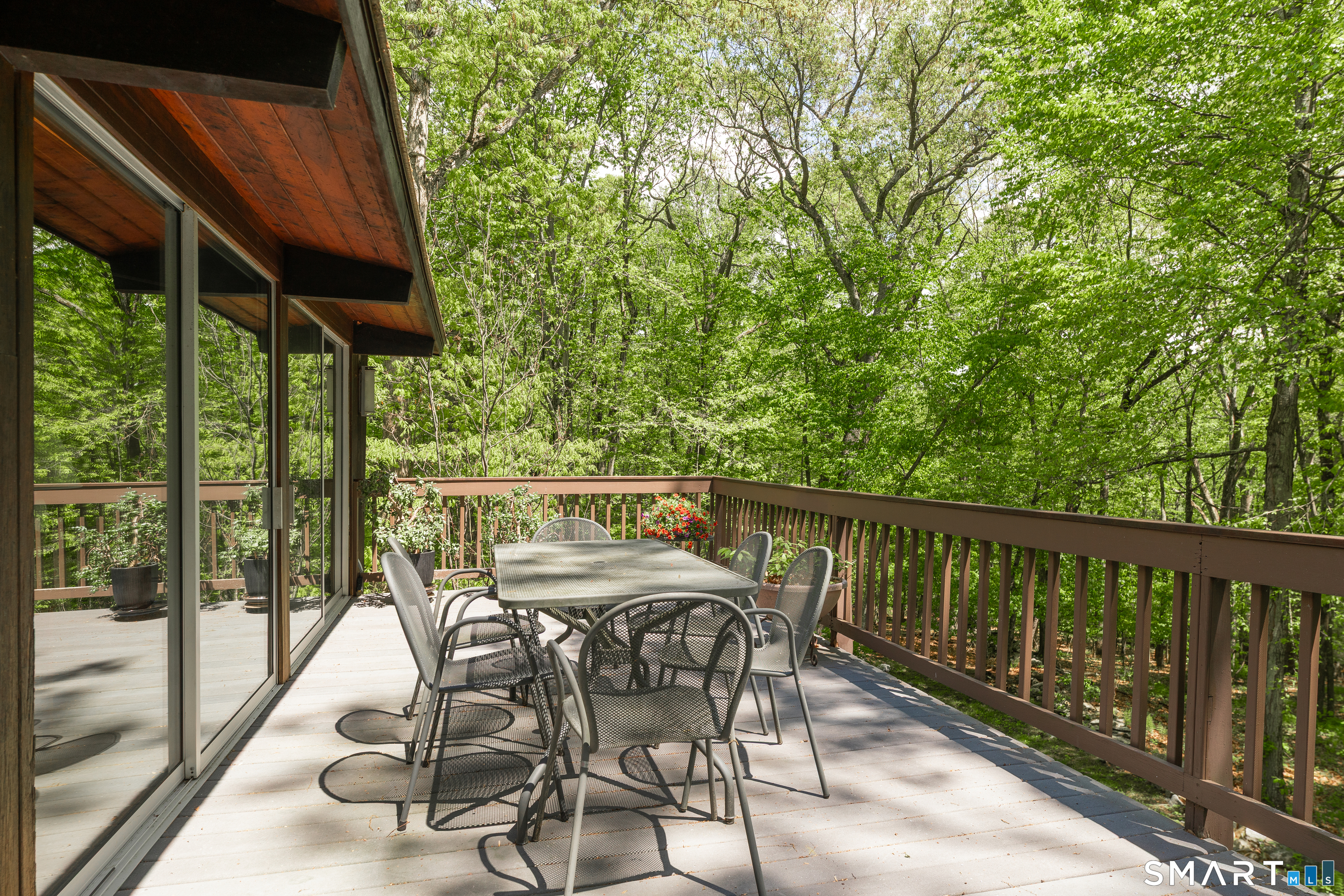 11 Forest Trail Woodbridge CT 06525