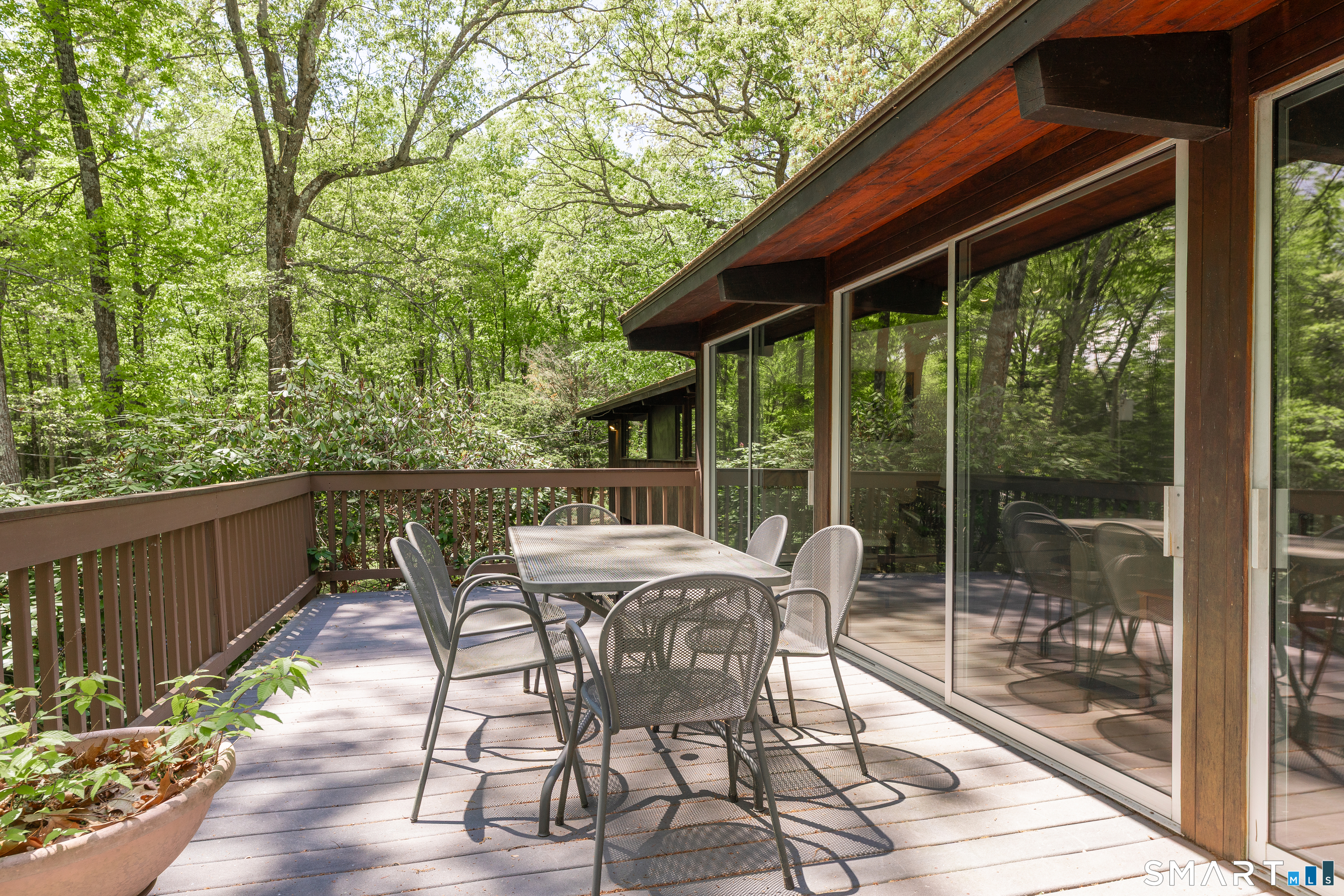 11 Forest Trail Woodbridge CT 06525