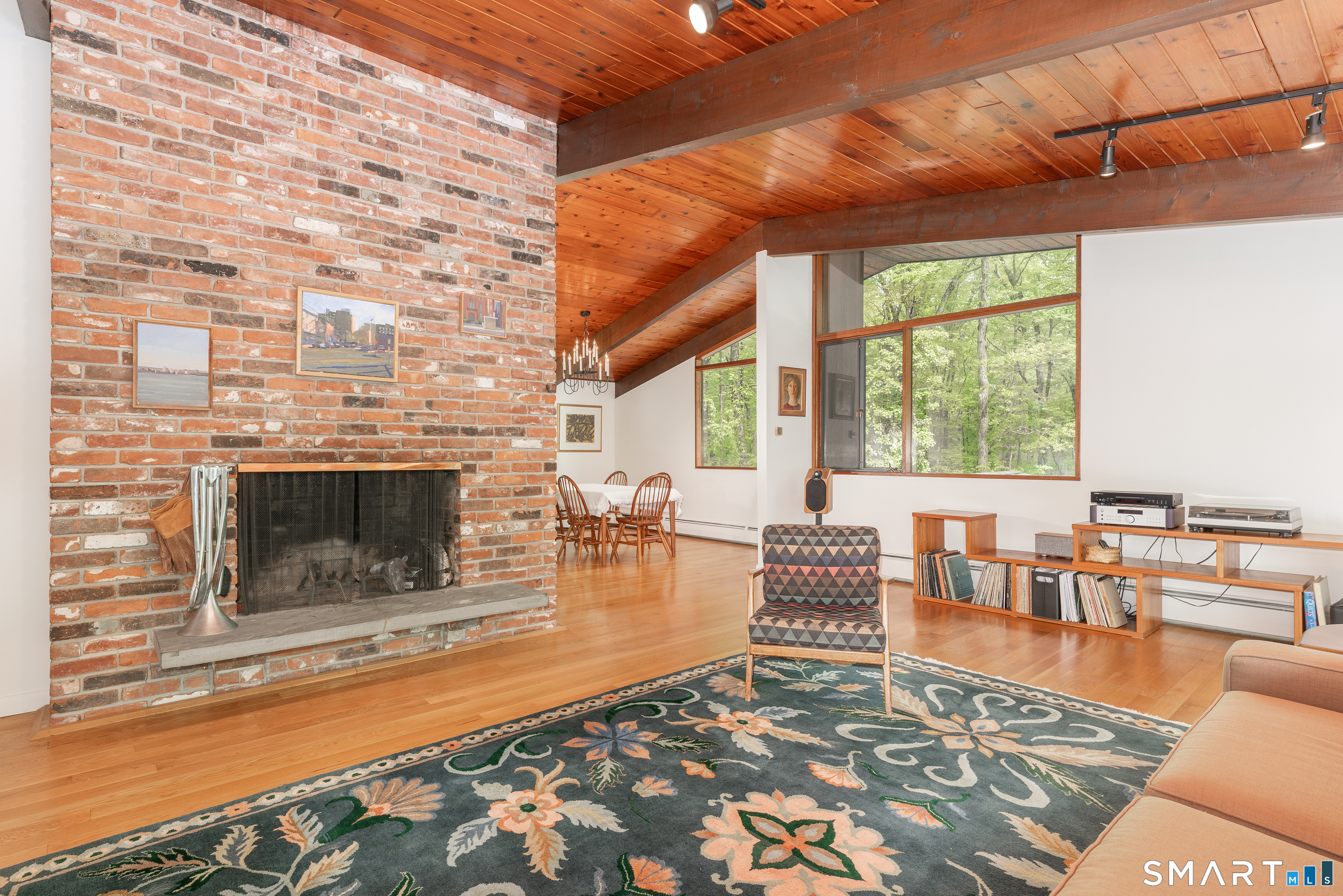 11 Forest Trail Woodbridge CT 06525