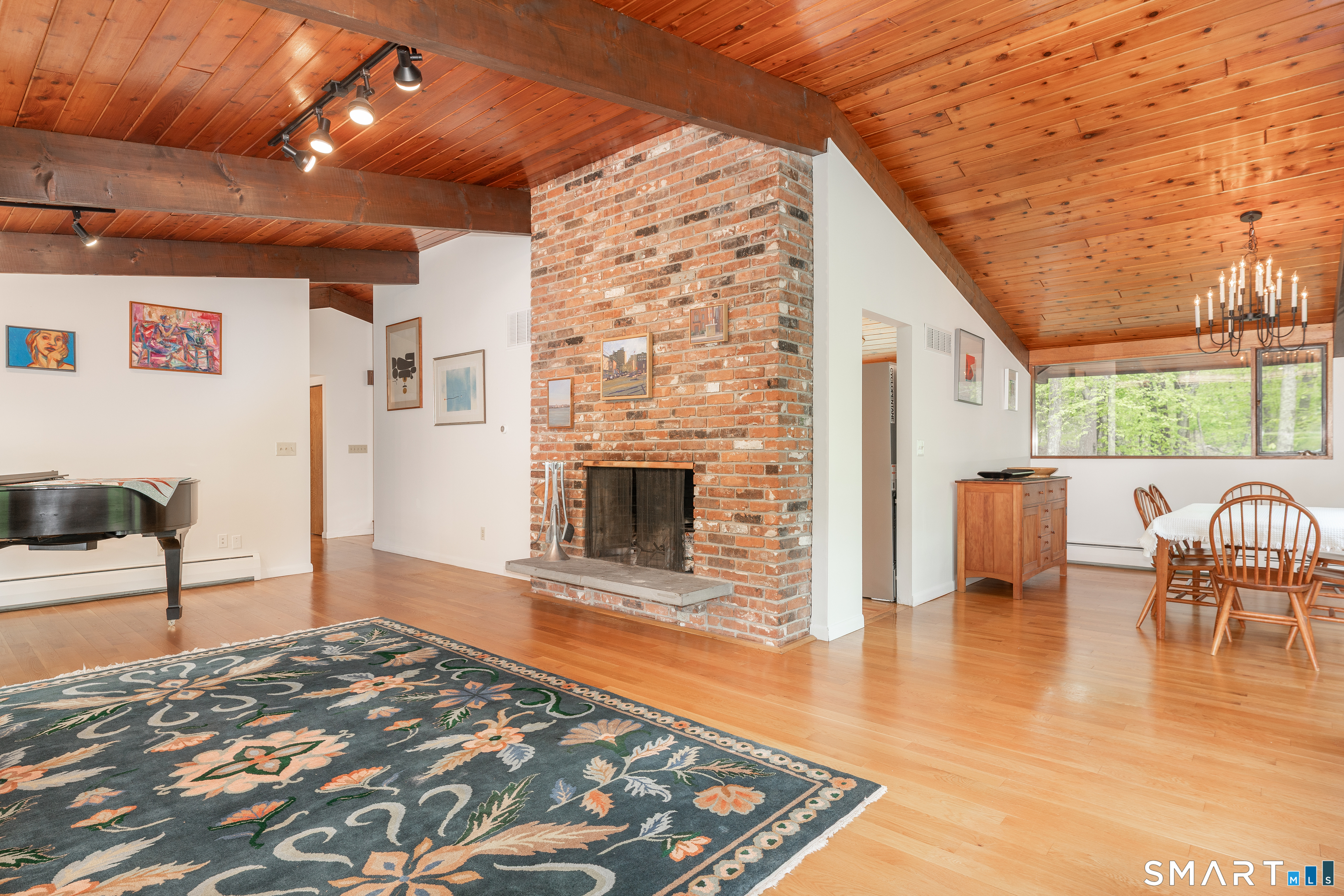 11 Forest Trail Woodbridge CT 06525