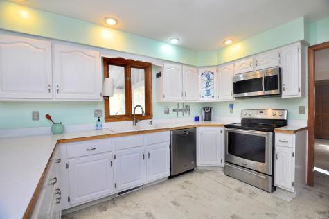 14 Cambridge Circle New Milford CT 06776