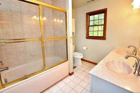 14 Cambridge Circle New Milford CT 06776