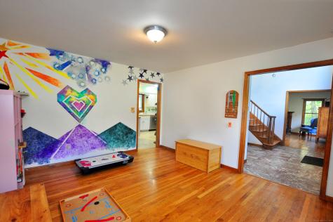 14 Cambridge Circle New Milford CT 06776