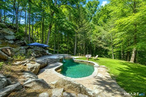 25 Milan Road Woodbridge CT 06525