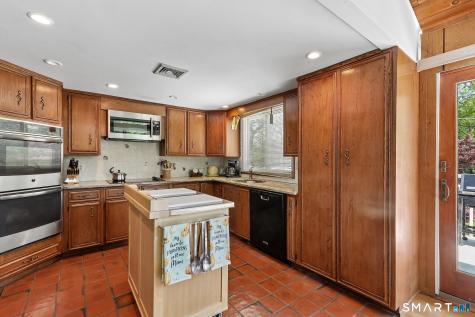 4 Alan Road Danbury CT 06810