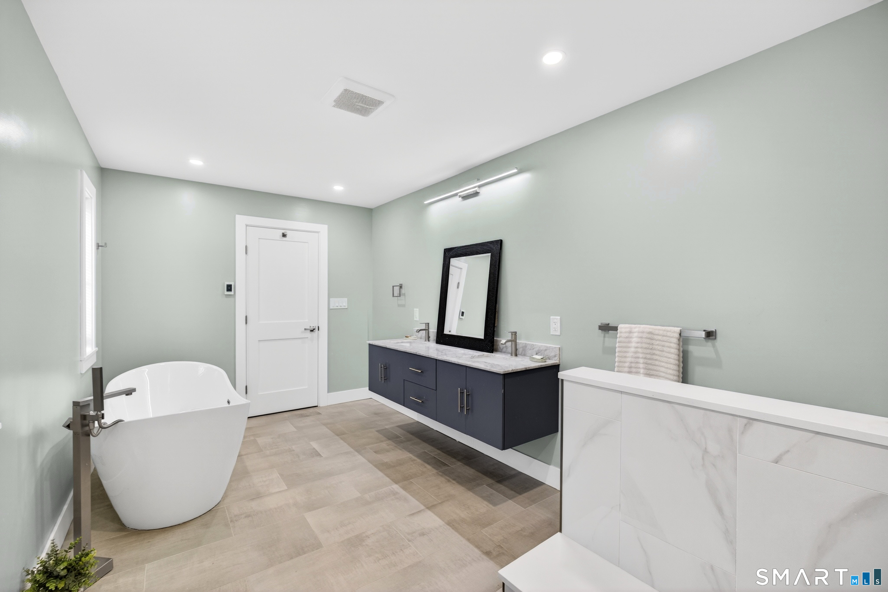 16 Cornwall Road Norwalk CT 06850