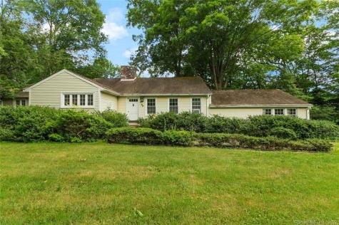 69 Bayberry Road Middlebury CT 06762