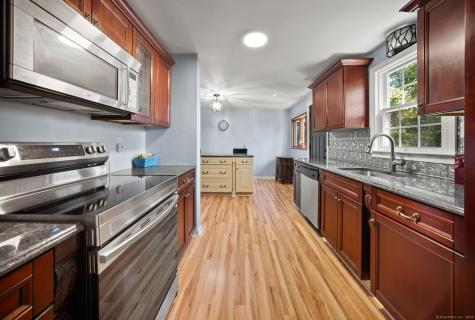 236 Ridgewood Road West Hartford CT 06107