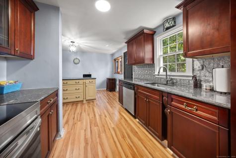 236 Ridgewood Road West Hartford CT 06107