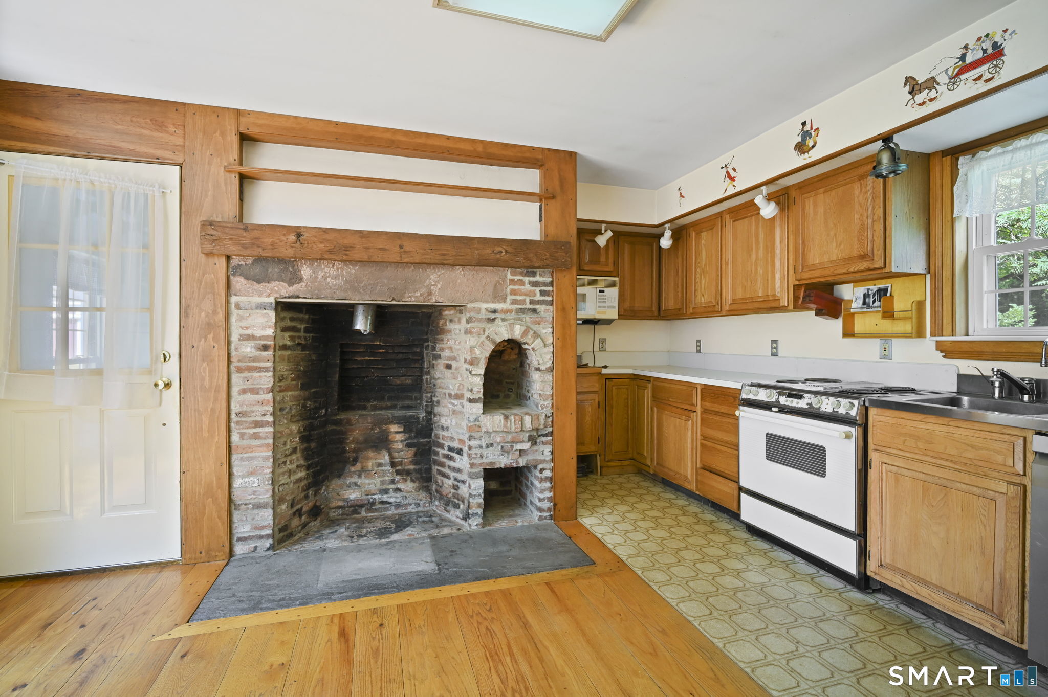 1689 Main Street South Windsor CT 06074