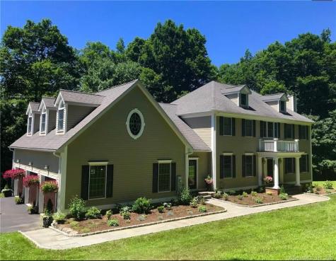 11 Long Wall Road Redding CT 06896