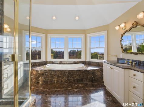7 Long Meadow Lane Redding CT 06896