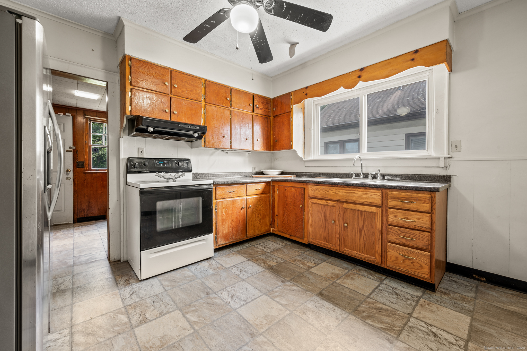 16 Whitney Street East Hartford CT 06118