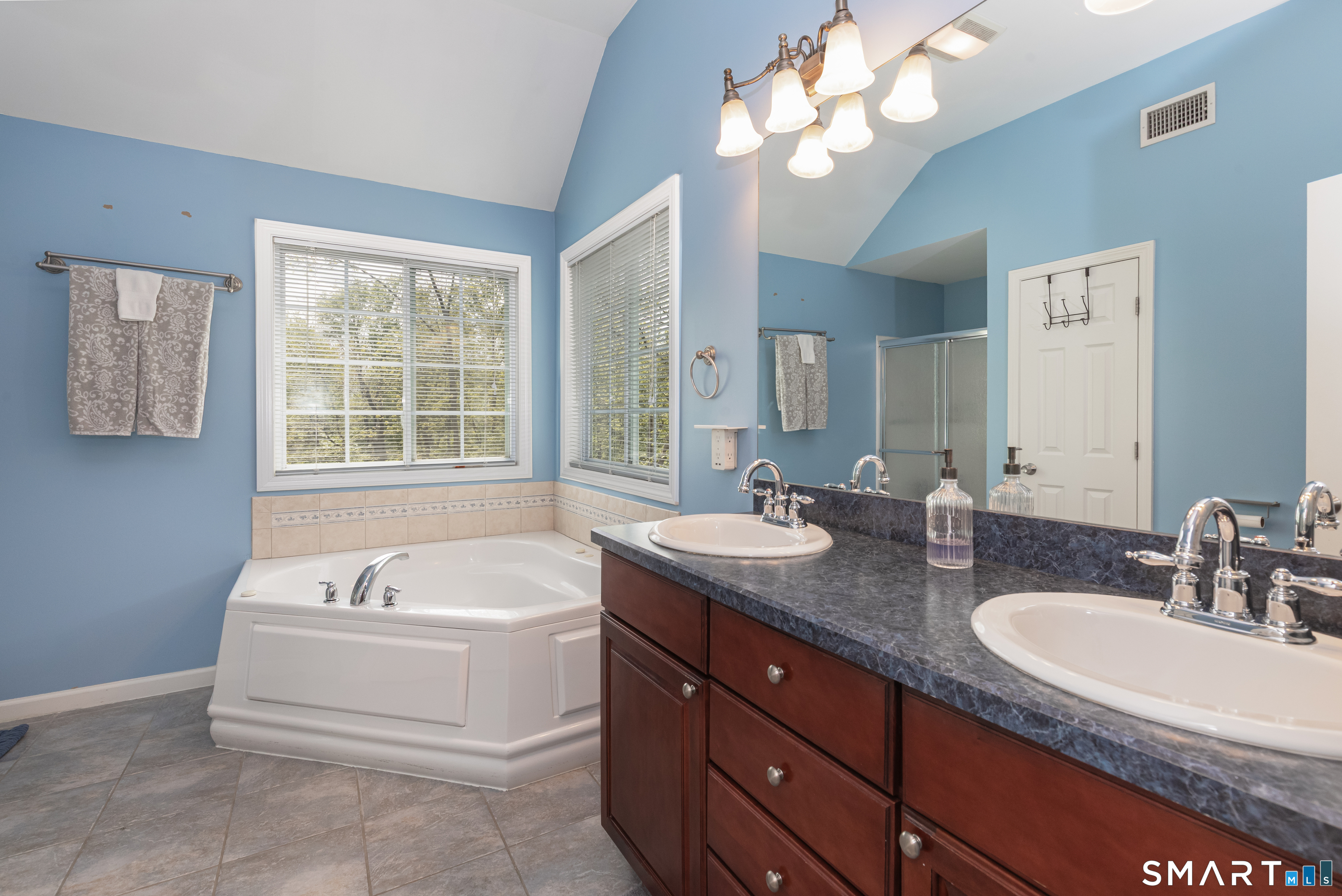 12 Davis Road Oxford CT 06478