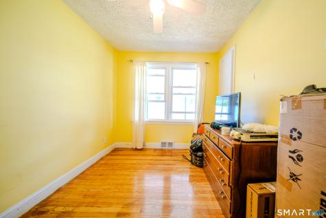 869 Washington Ave Extension Waterbury CT 06708