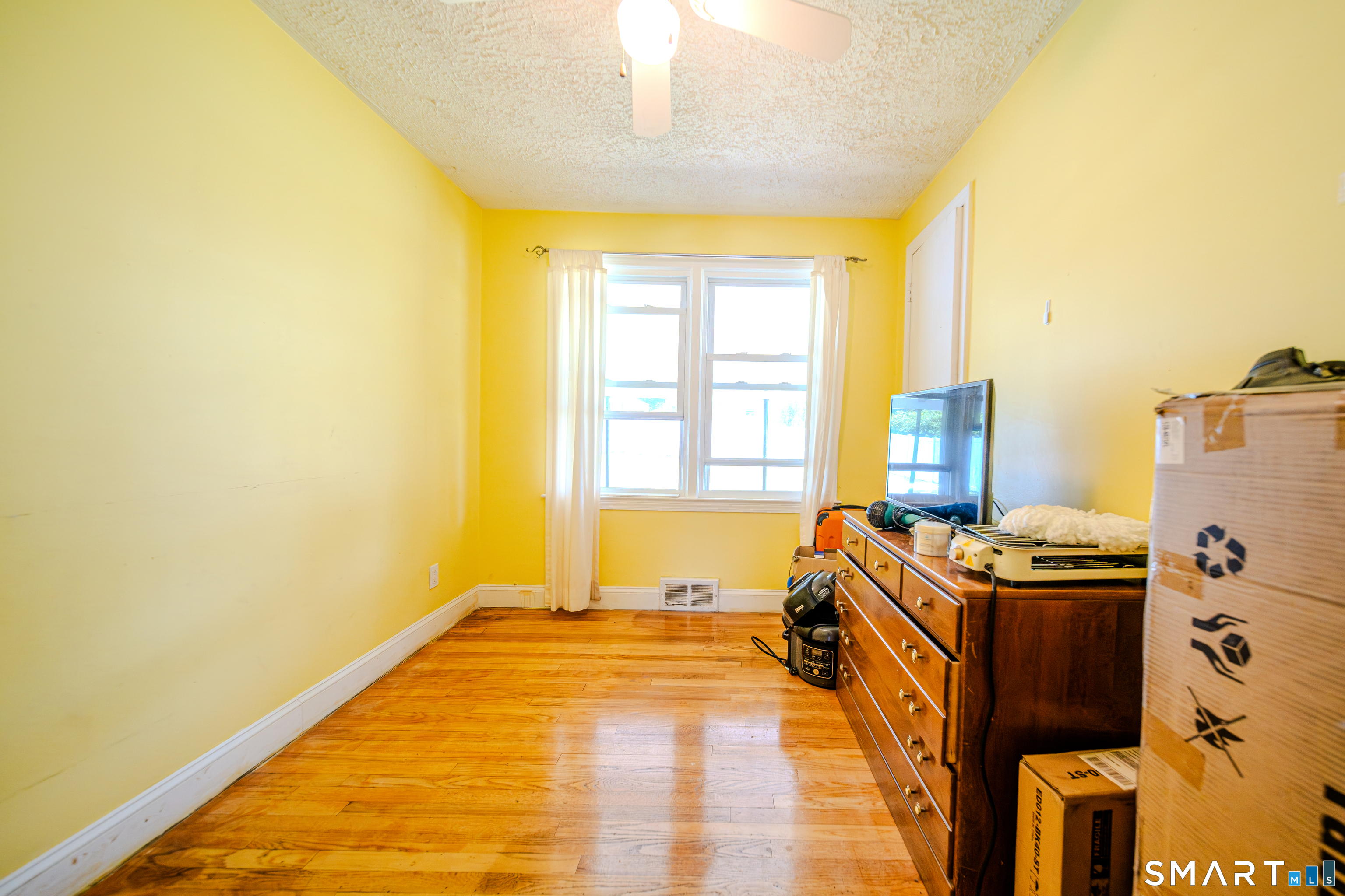 869 Washington Ave Extension Waterbury CT 06708